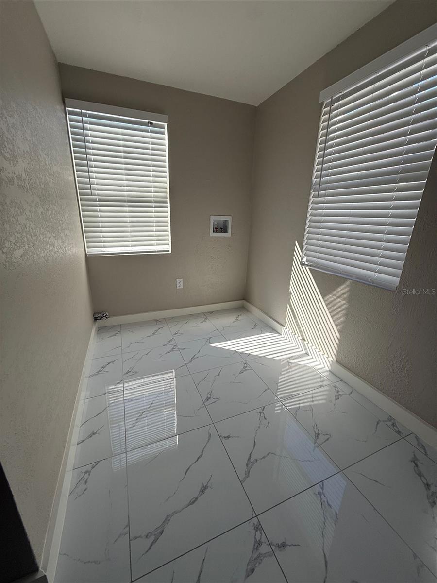 Image 7 of 11 For 2610 Eaton Avenue