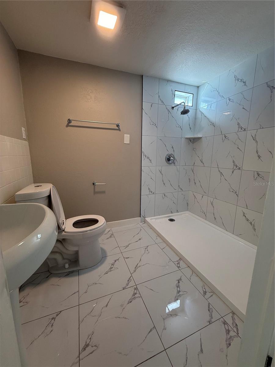 Image 8 of 11 For 2610 Eaton Avenue