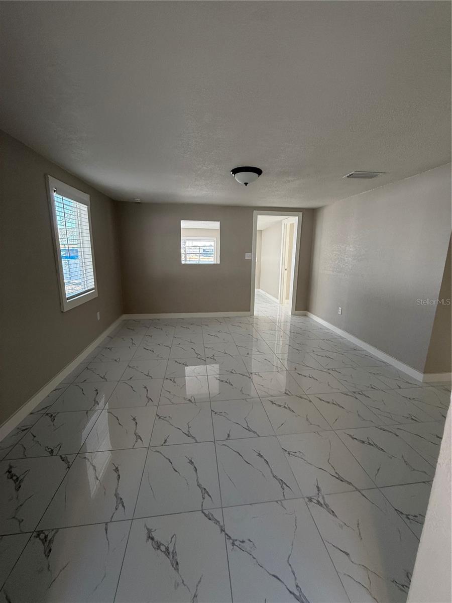 Image 9 of 11 For 2610 Eaton Avenue