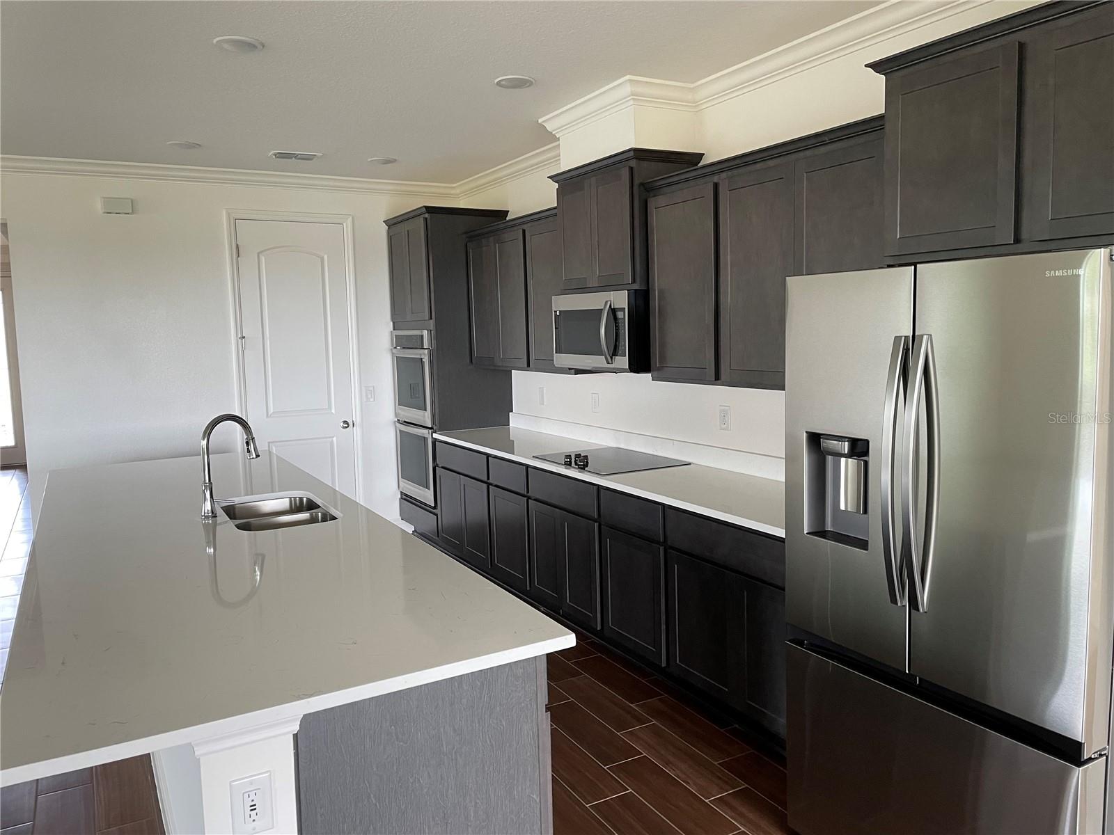 Image 11 of 25 For 10067 Dolphin Gull Circle