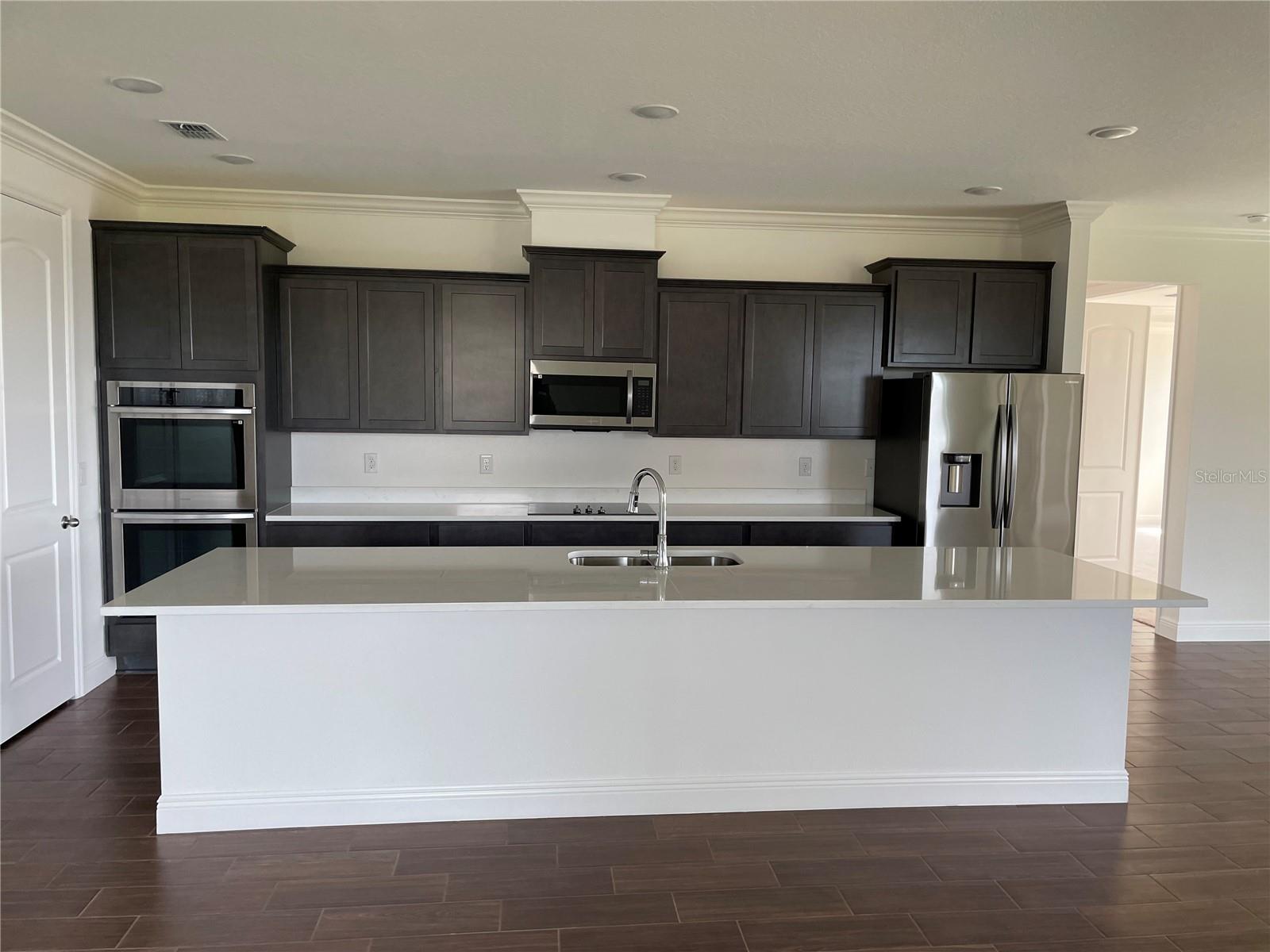 Image 8 of 25 For 10067 Dolphin Gull Circle