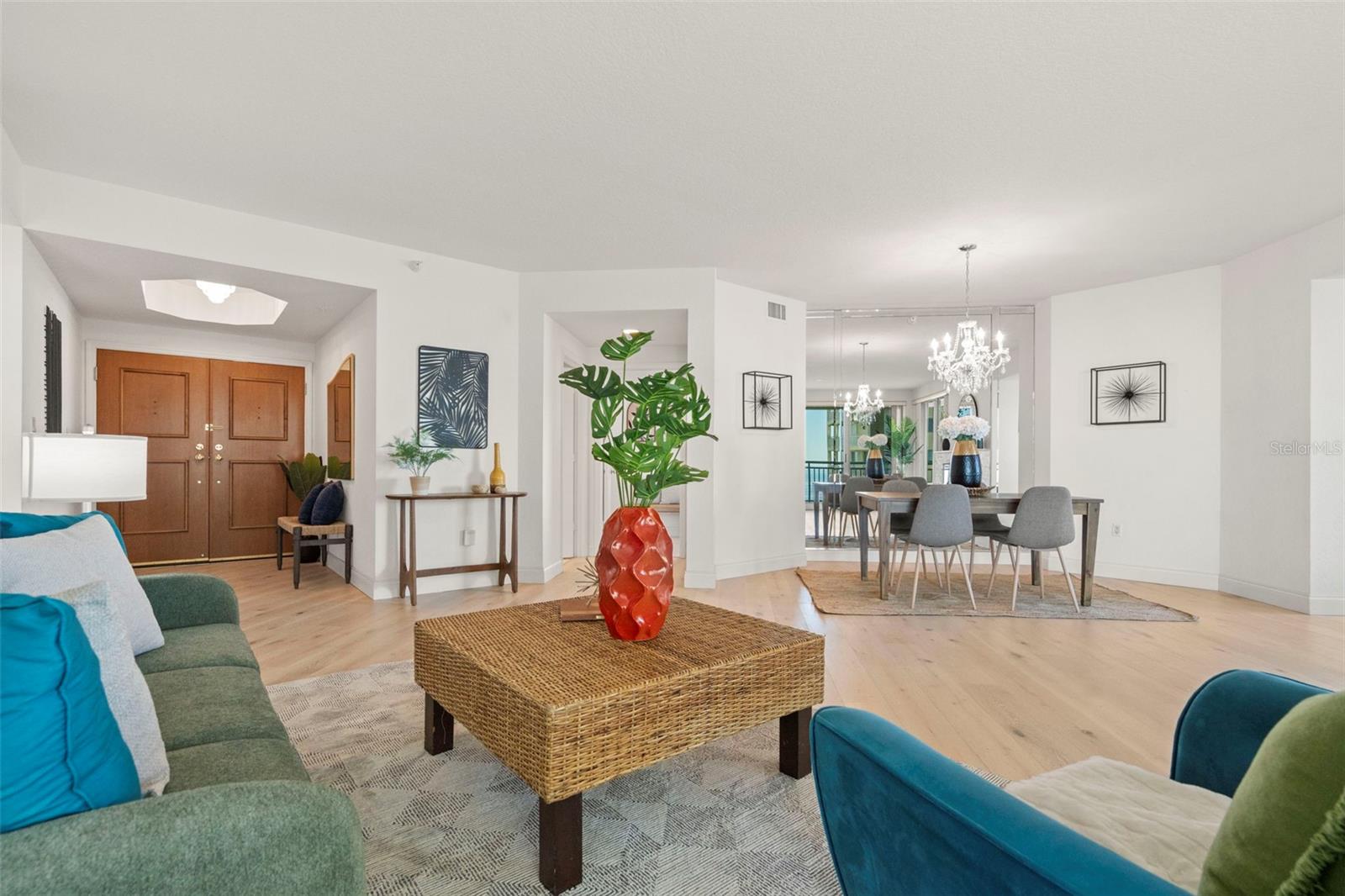 Listing photo id 10 for 1170 Gulf Boulevard 1105