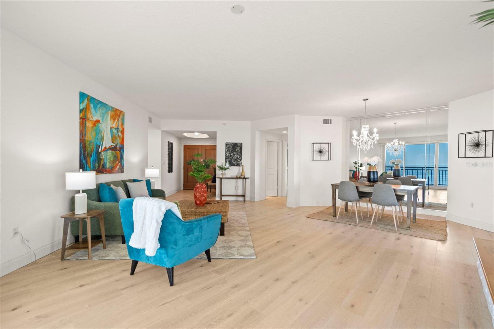 Listing photo id 11 for 1170 Gulf Boulevard 1105