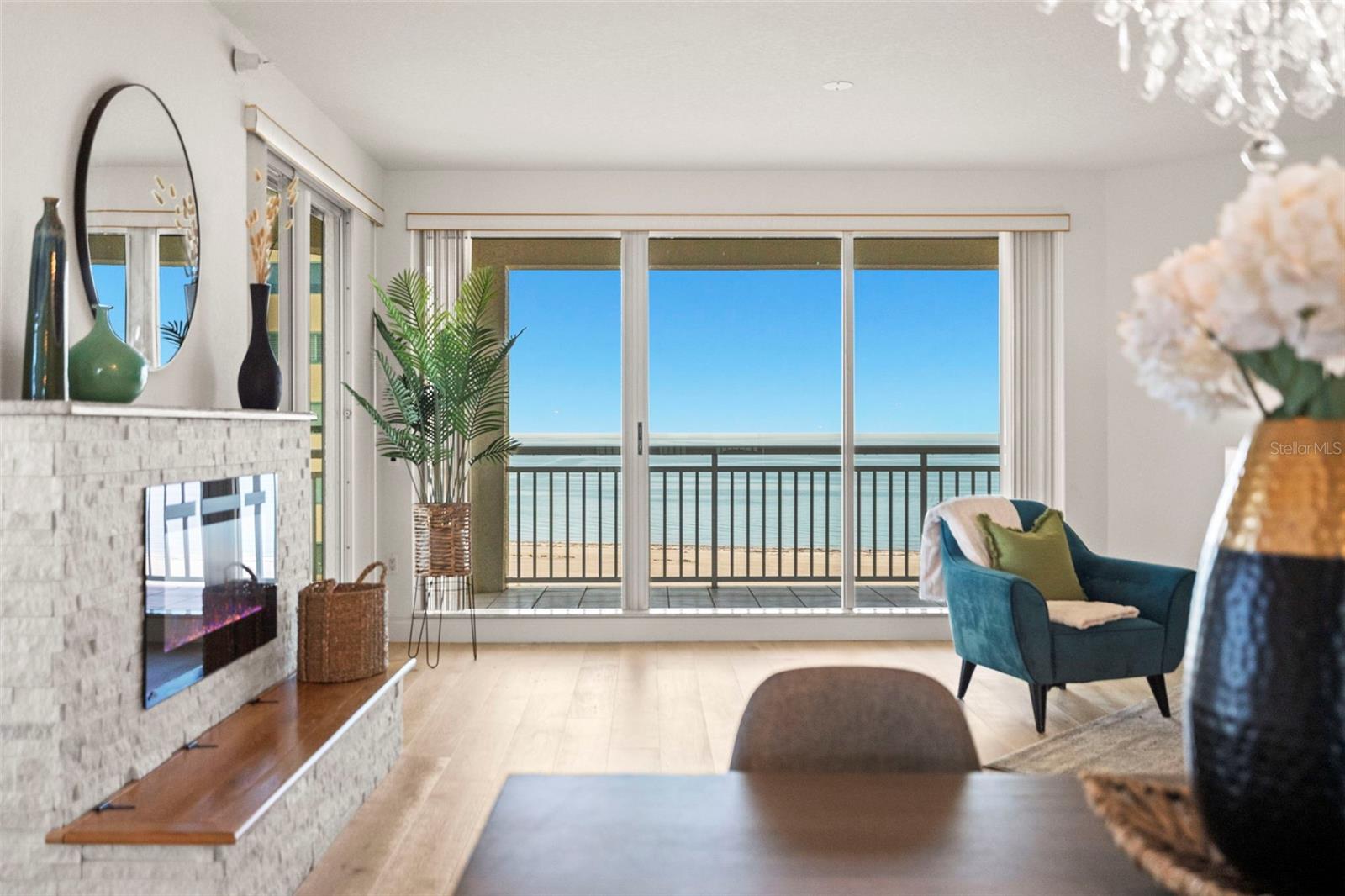 Listing photo id 16 for 1170 Gulf Boulevard 1105