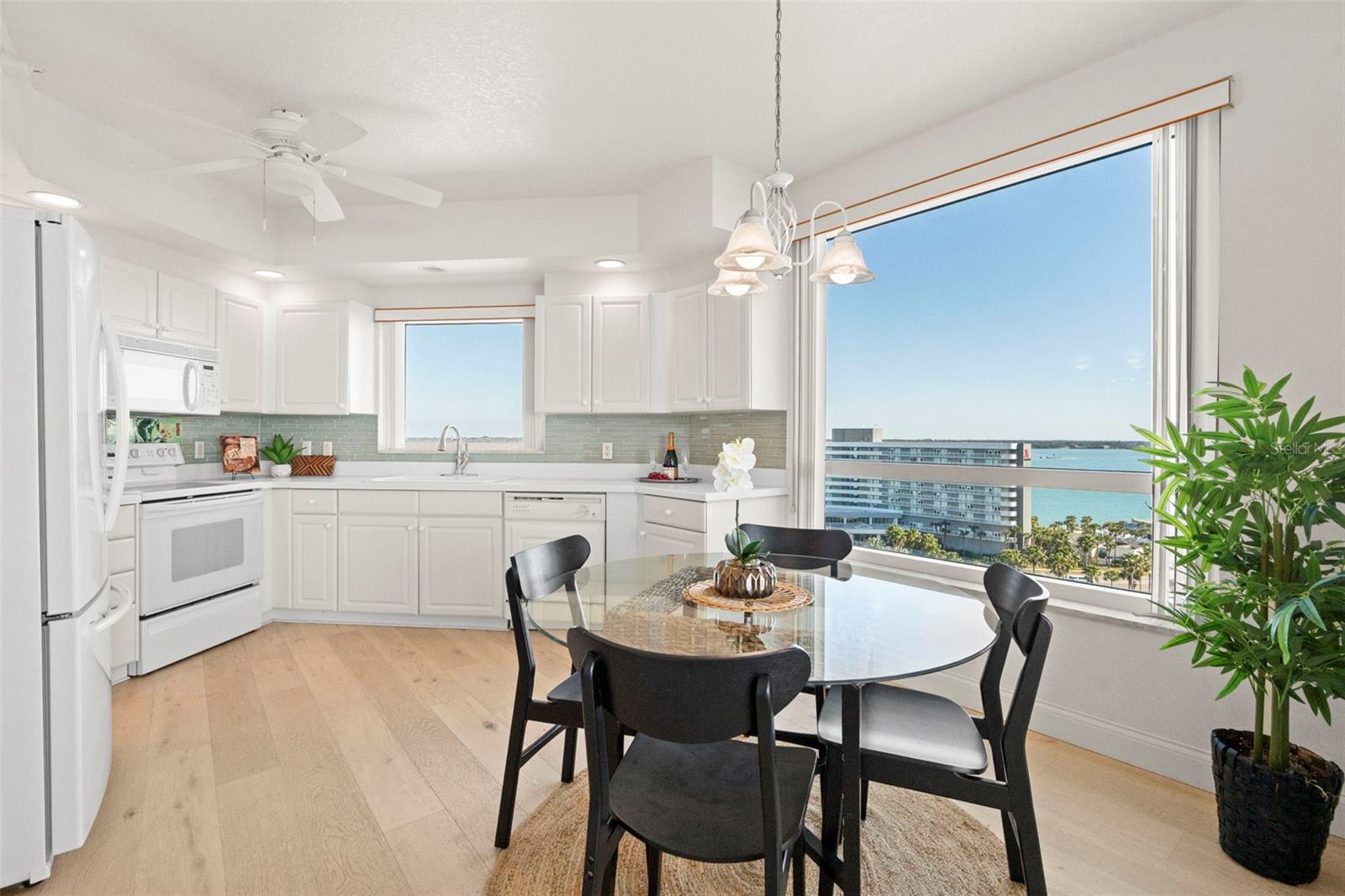 Listing photo id 25 for 1170 Gulf Boulevard 1105
