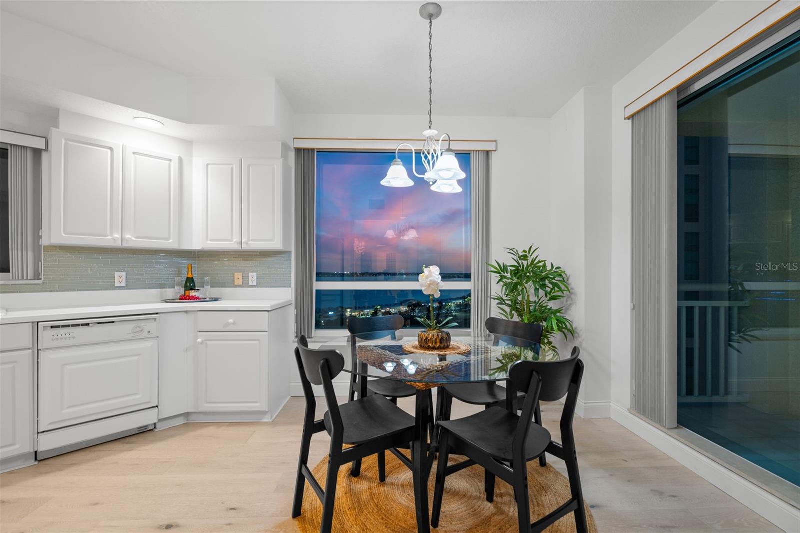 Listing photo id 28 for 1170 Gulf Boulevard 1105