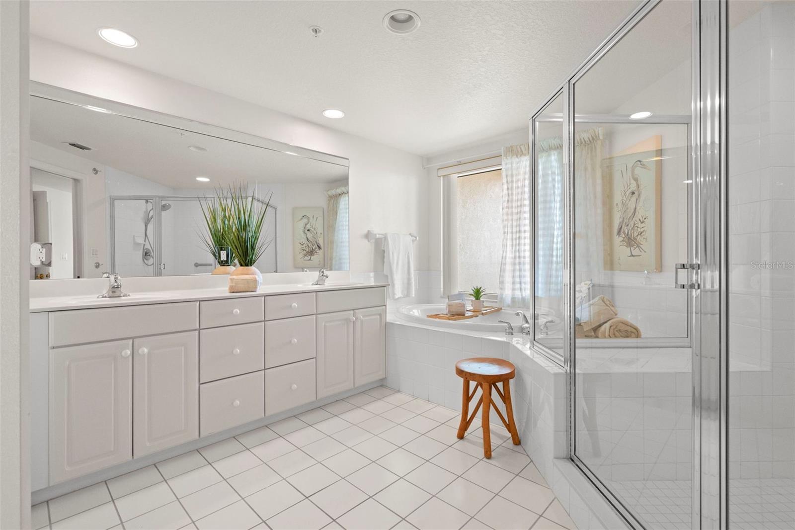 Listing photo id 36 for 1170 Gulf Boulevard 1105