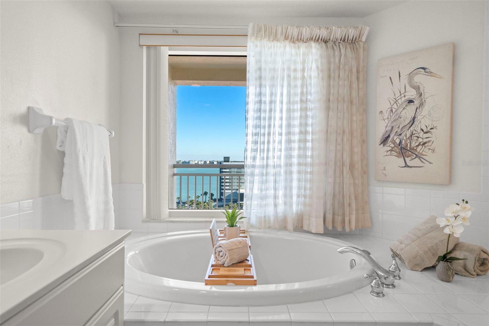 Listing photo id 38 for 1170 Gulf Boulevard 1105