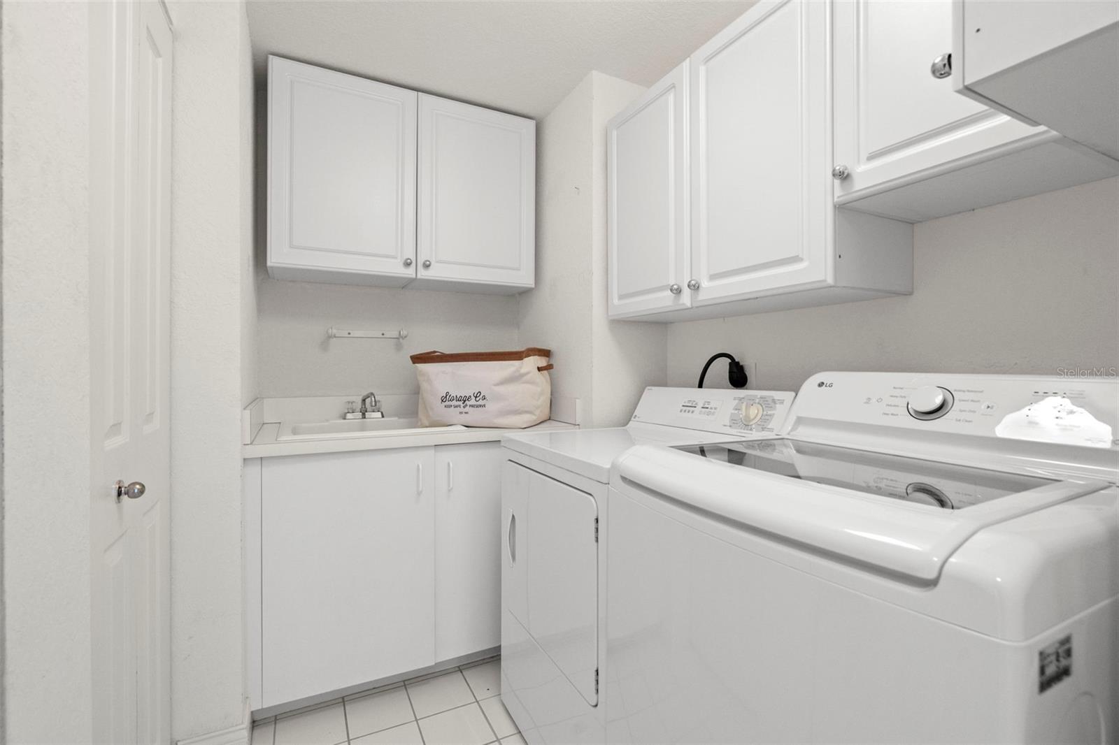 Listing photo id 39 for 1170 Gulf Boulevard 1105