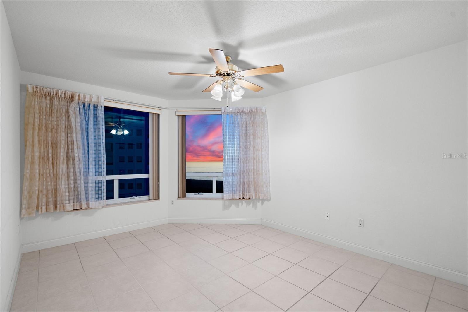 Listing photo id 42 for 1170 Gulf Boulevard 1105