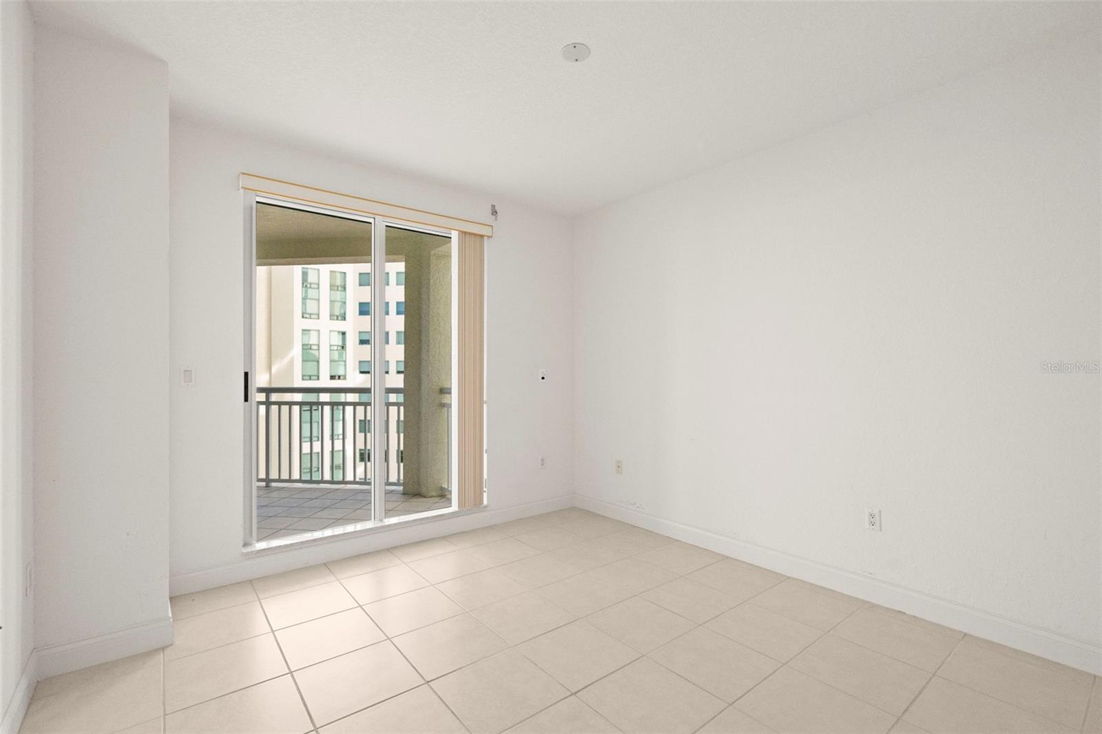 Listing photo id 44 for 1170 Gulf Boulevard 1105