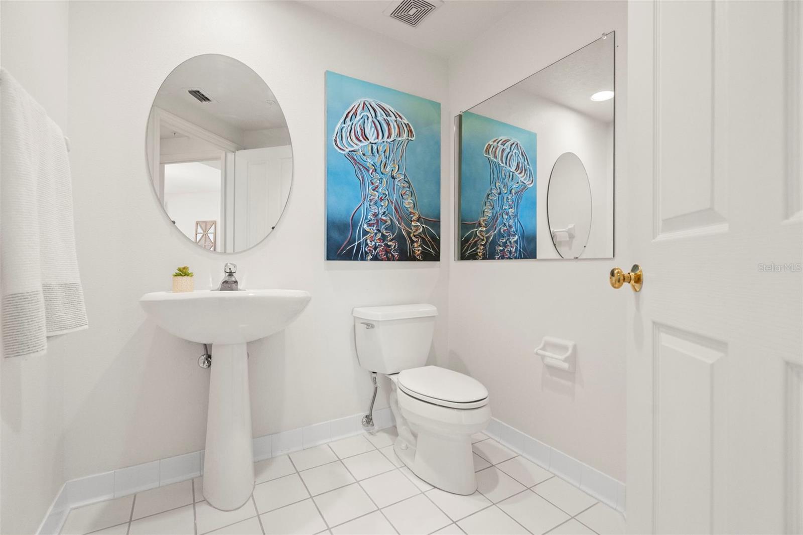 Listing photo id 46 for 1170 Gulf Boulevard 1105