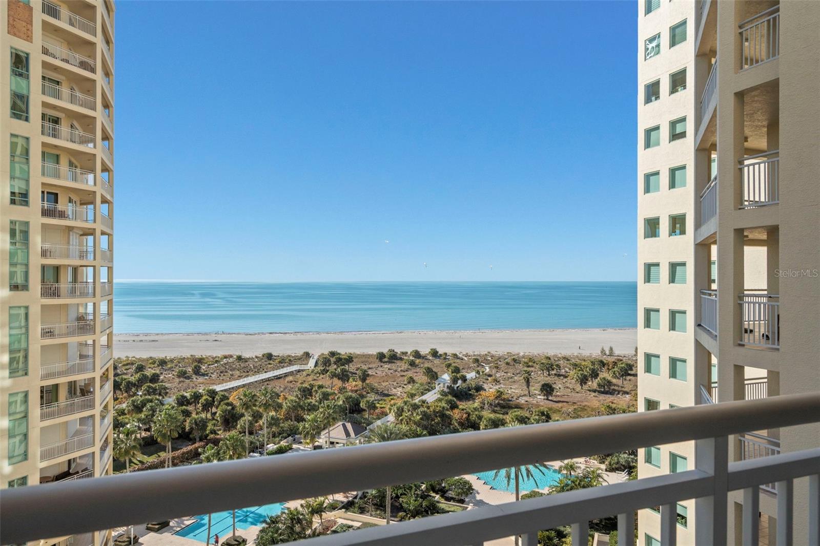 Listing photo id 51 for 1170 Gulf Boulevard 1105