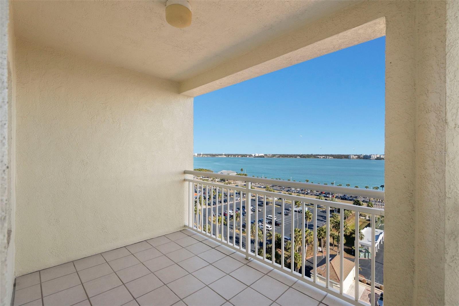 Listing photo id 52 for 1170 Gulf Boulevard 1105