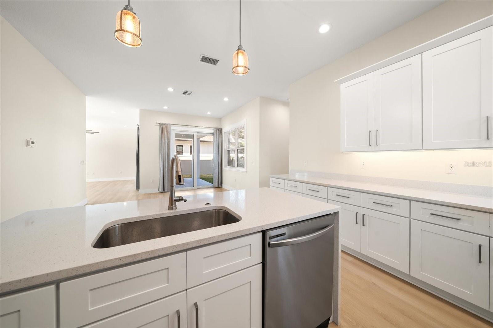 Image 18 of 65 For 14723 Sunset Drive