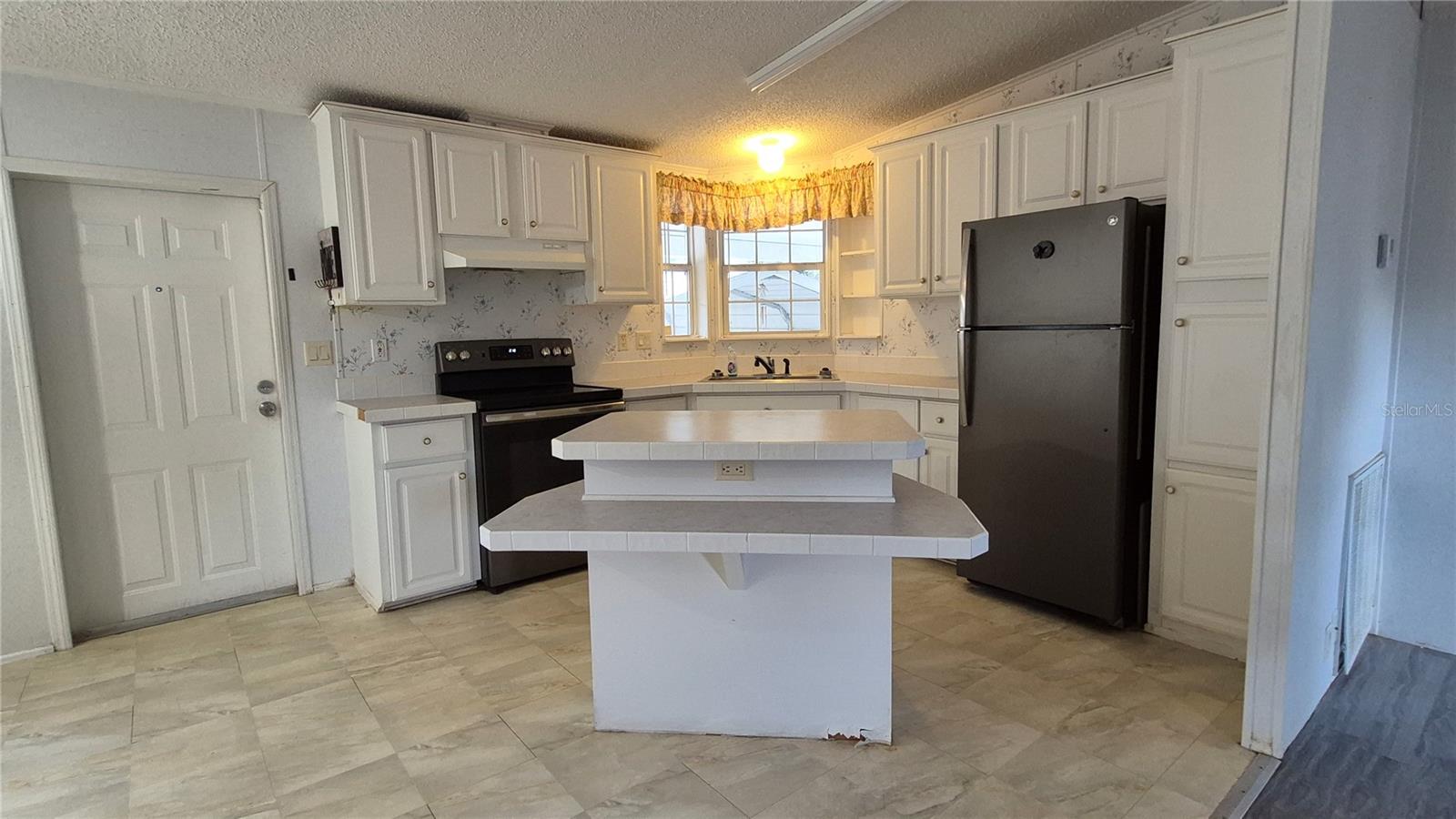 Image 6 of 23 For 6306 Baylor Avenue