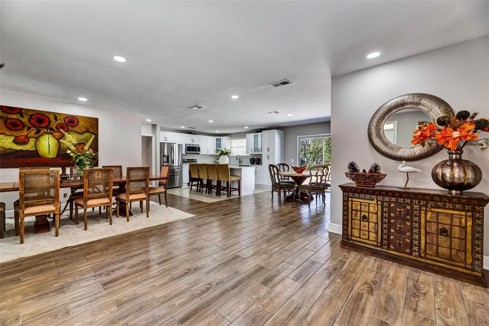 Image 14 of 41 For 7569 Park City Drive