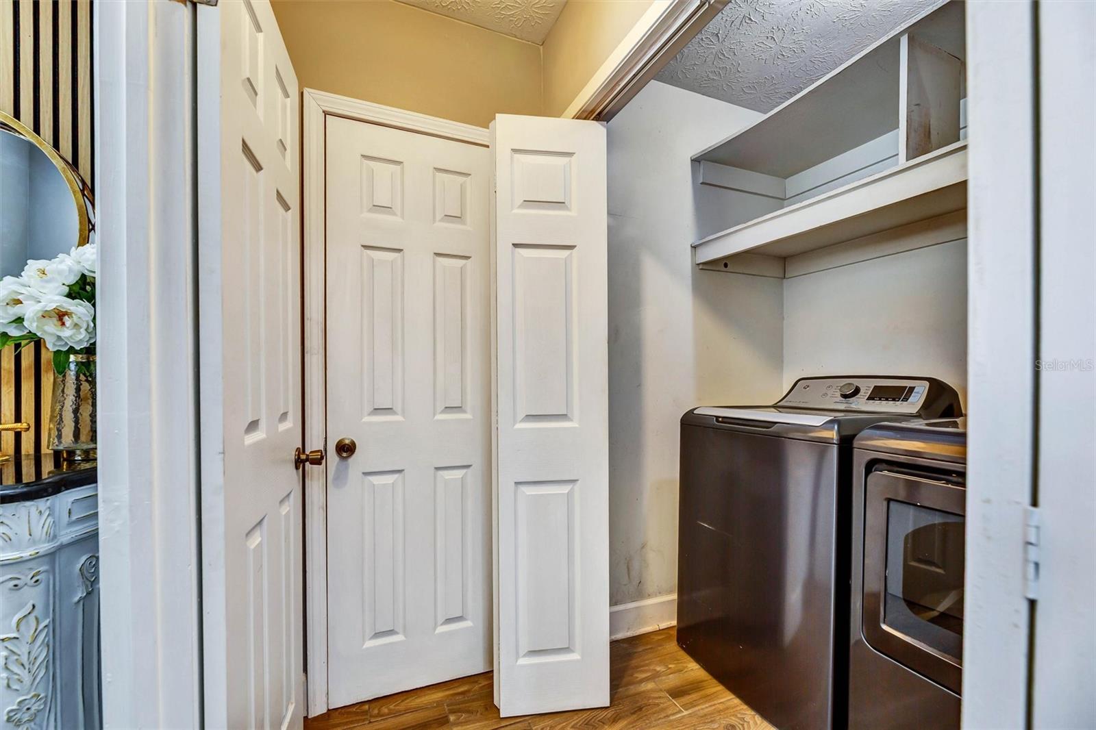 Image 22 of 41 For 7569 Park City Drive