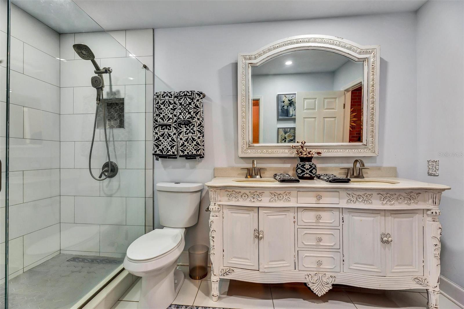 Image 35 of 41 For 7569 Park City Drive