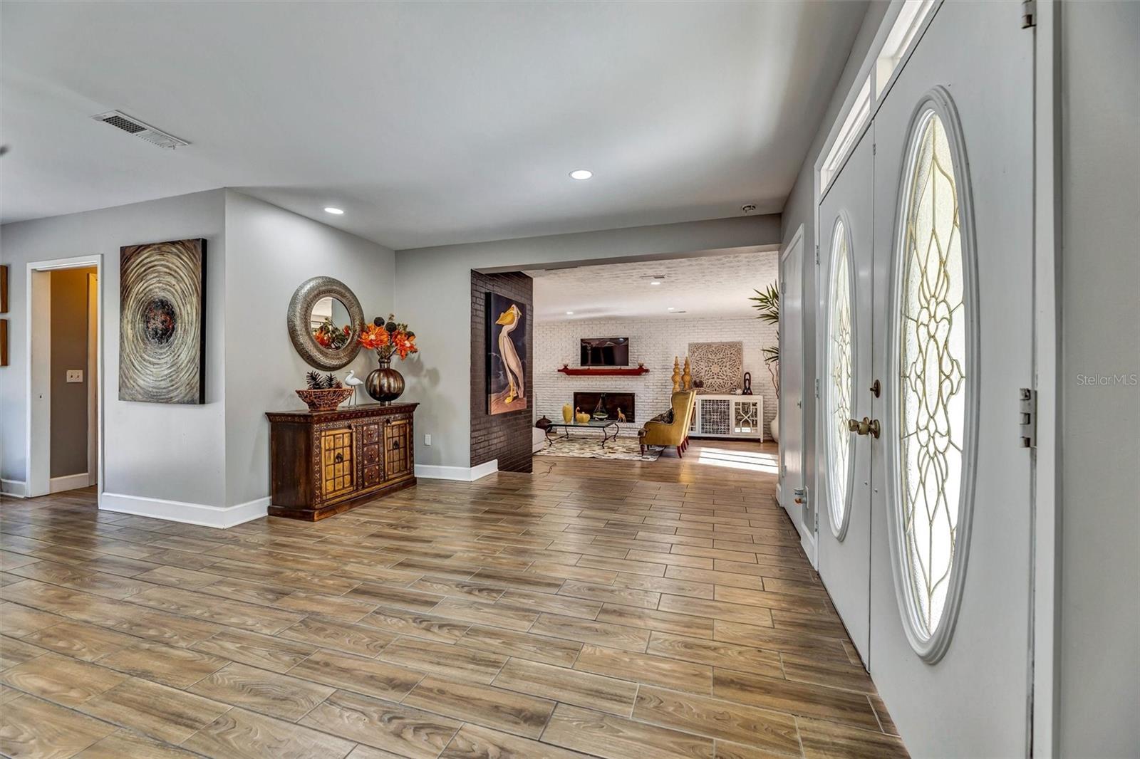 Image 6 of 41 For 7569 Park City Drive