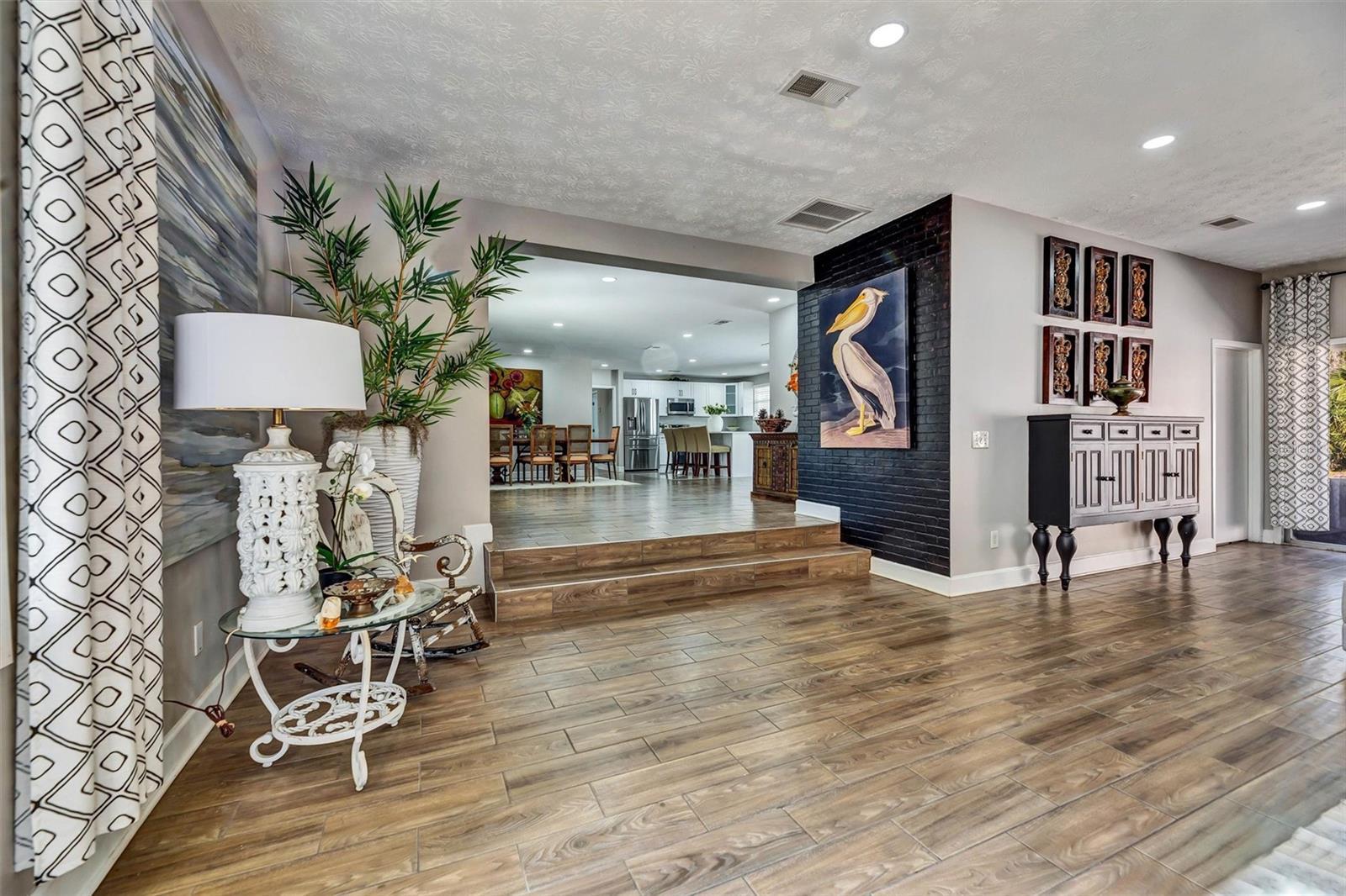 Image 7 of 41 For 7569 Park City Drive