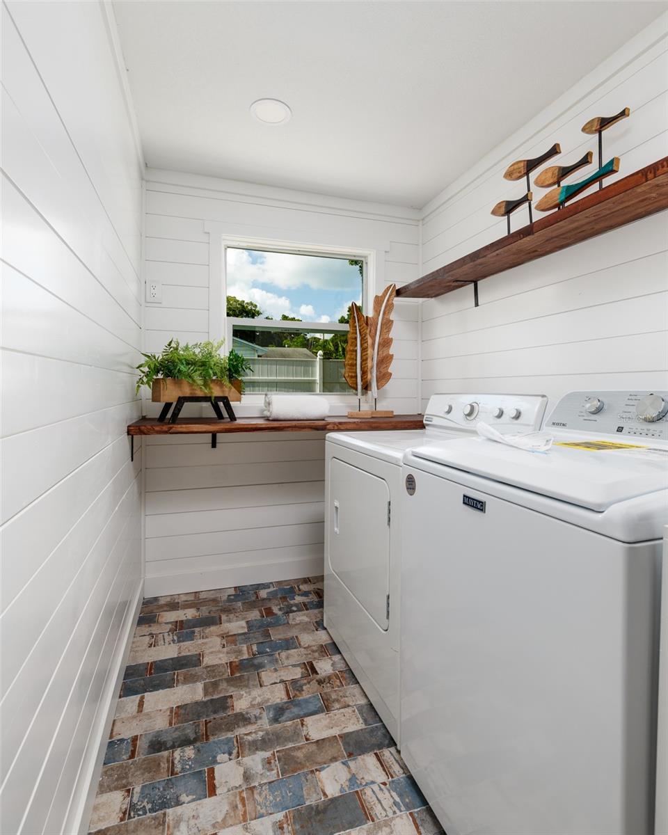 Image 10 of 34 For 7500 15th Street N