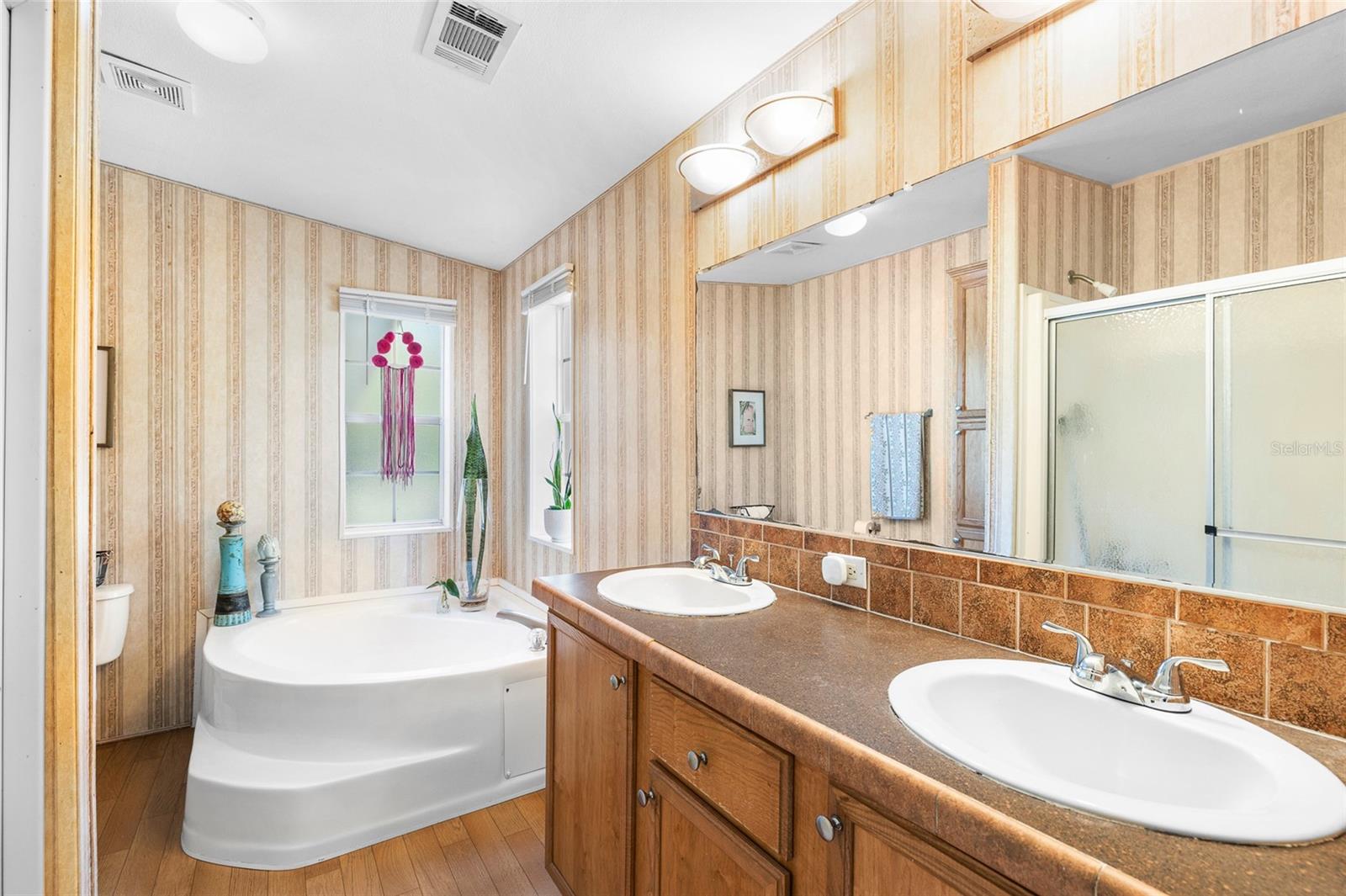 Image 17 of 42 For 8742 Brazil  