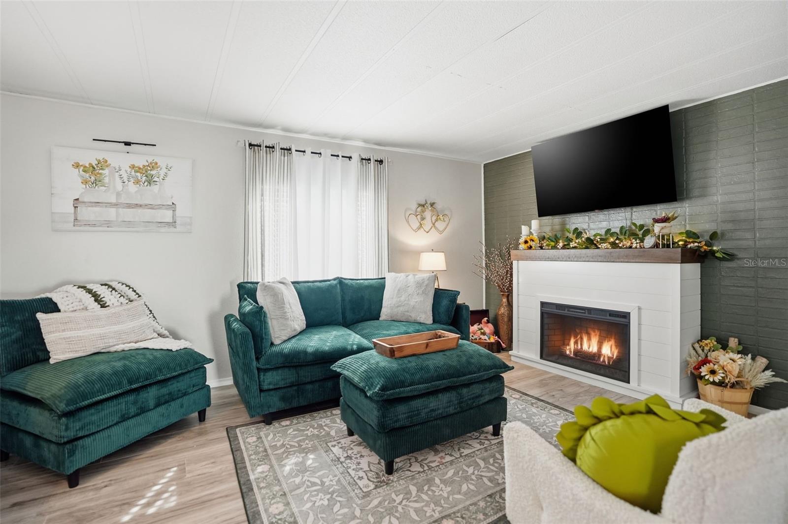 Image 7 of 33 For 8055 Country Club Drive