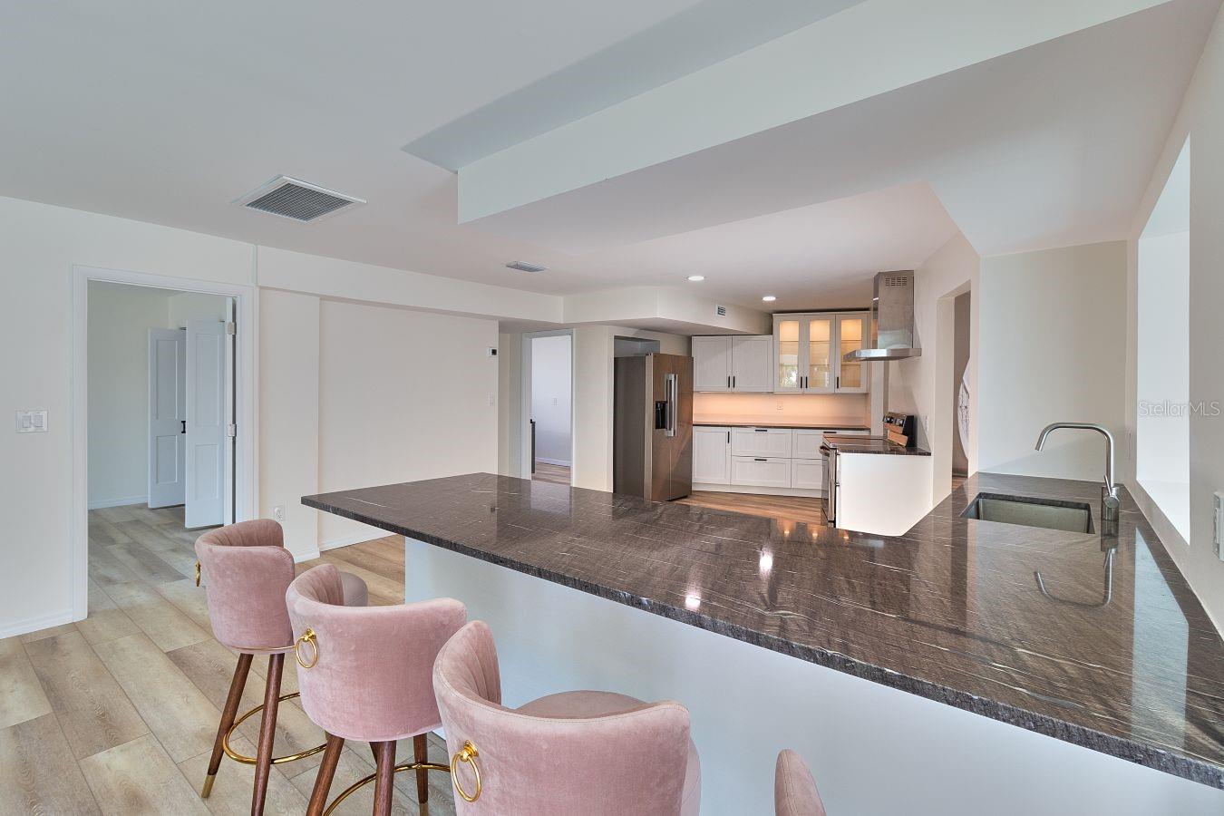 Image 11 of 39 For 451 Palm Island Ne