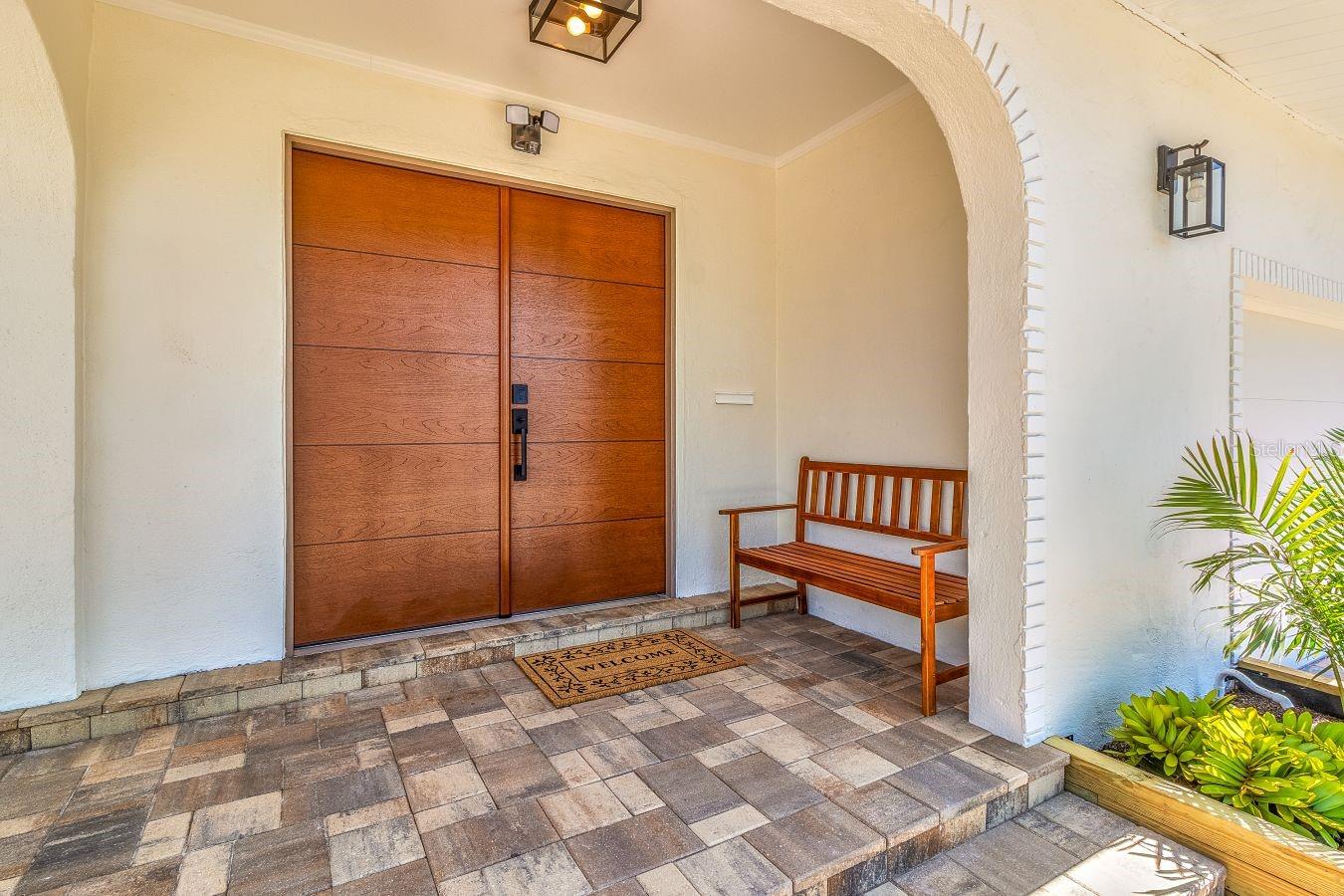 Image 4 of 39 For 451 Palm Island Ne