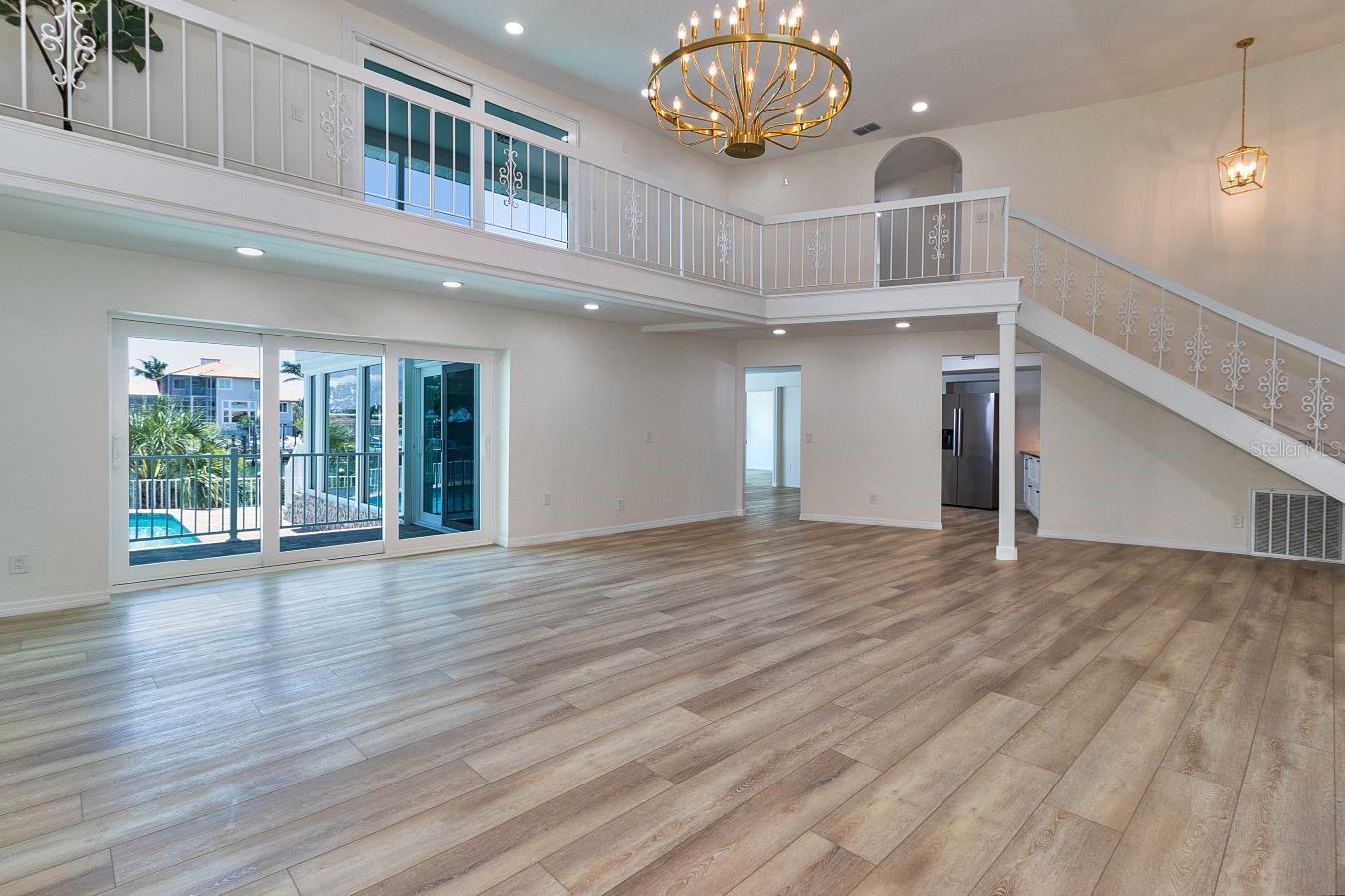 Image 6 of 39 For 451 Palm Island Ne