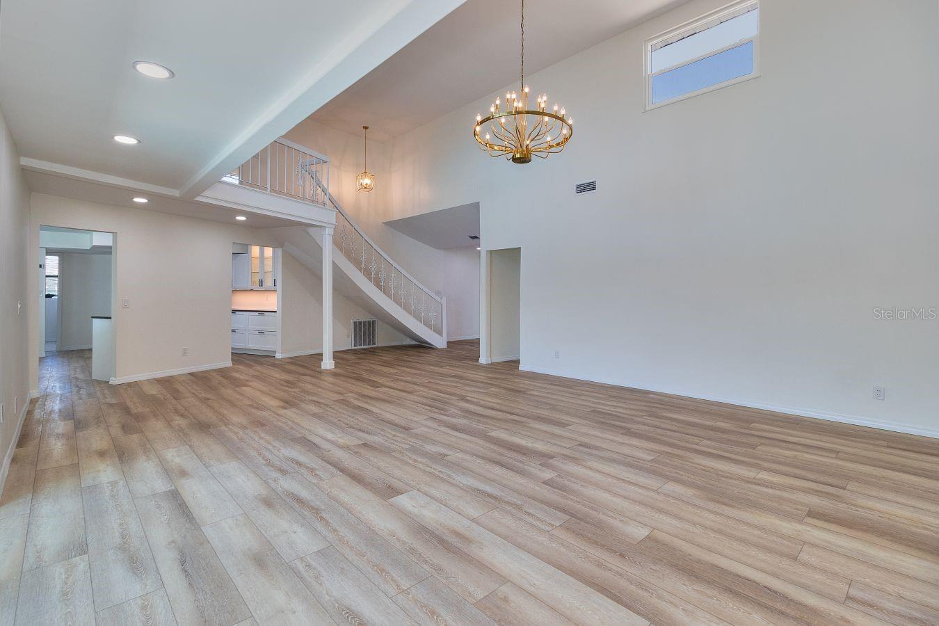 Image 7 of 39 For 451 Palm Island Ne