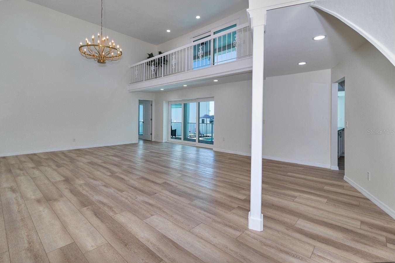 Image 8 of 39 For 451 Palm Island Ne