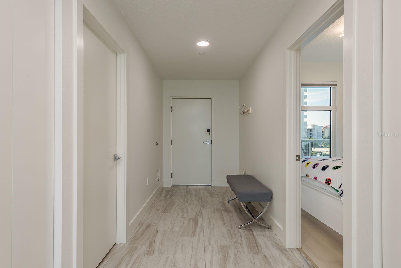 Image 15 of 37 For 415 Island Way  402