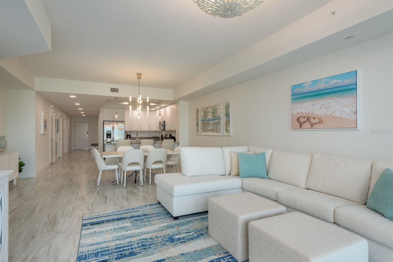 Image 16 of 37 For 415 Island Way  402