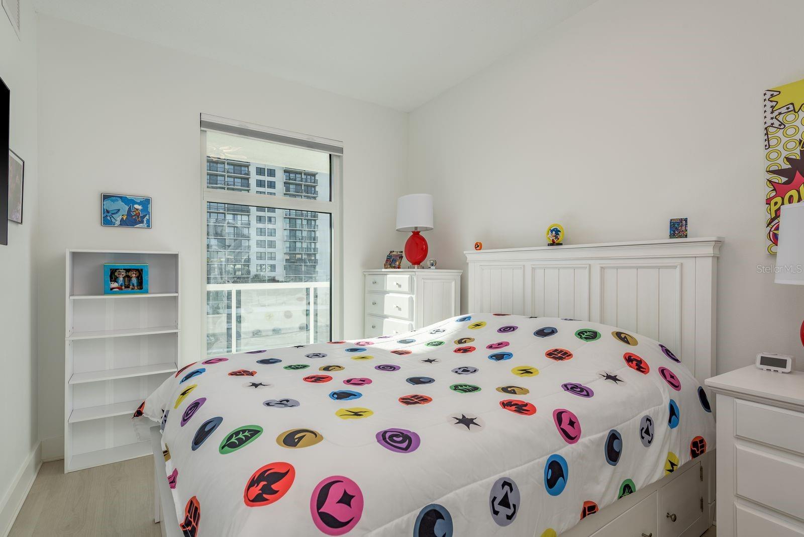 Image 24 of 37 For 415 Island Way  402