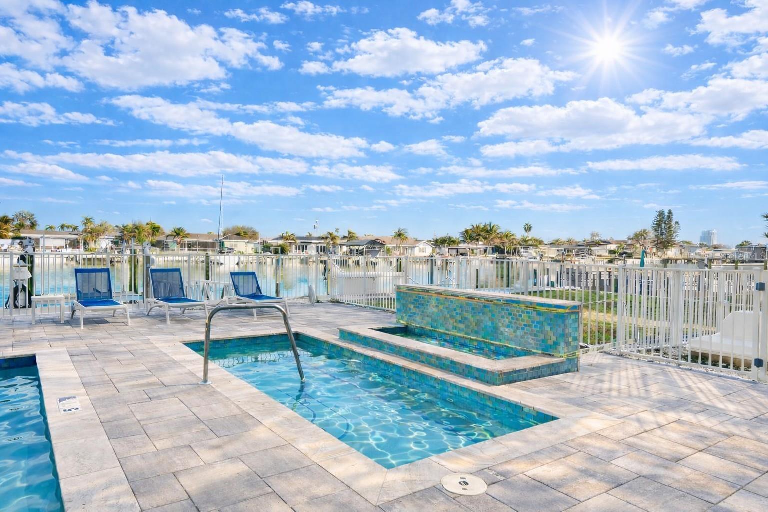 Image 31 of 37 For 415 Island Way  402