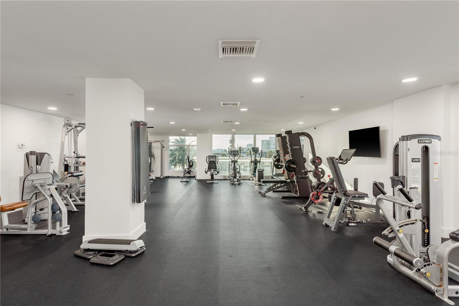 Image 33 of 37 For 415 Island Way  402