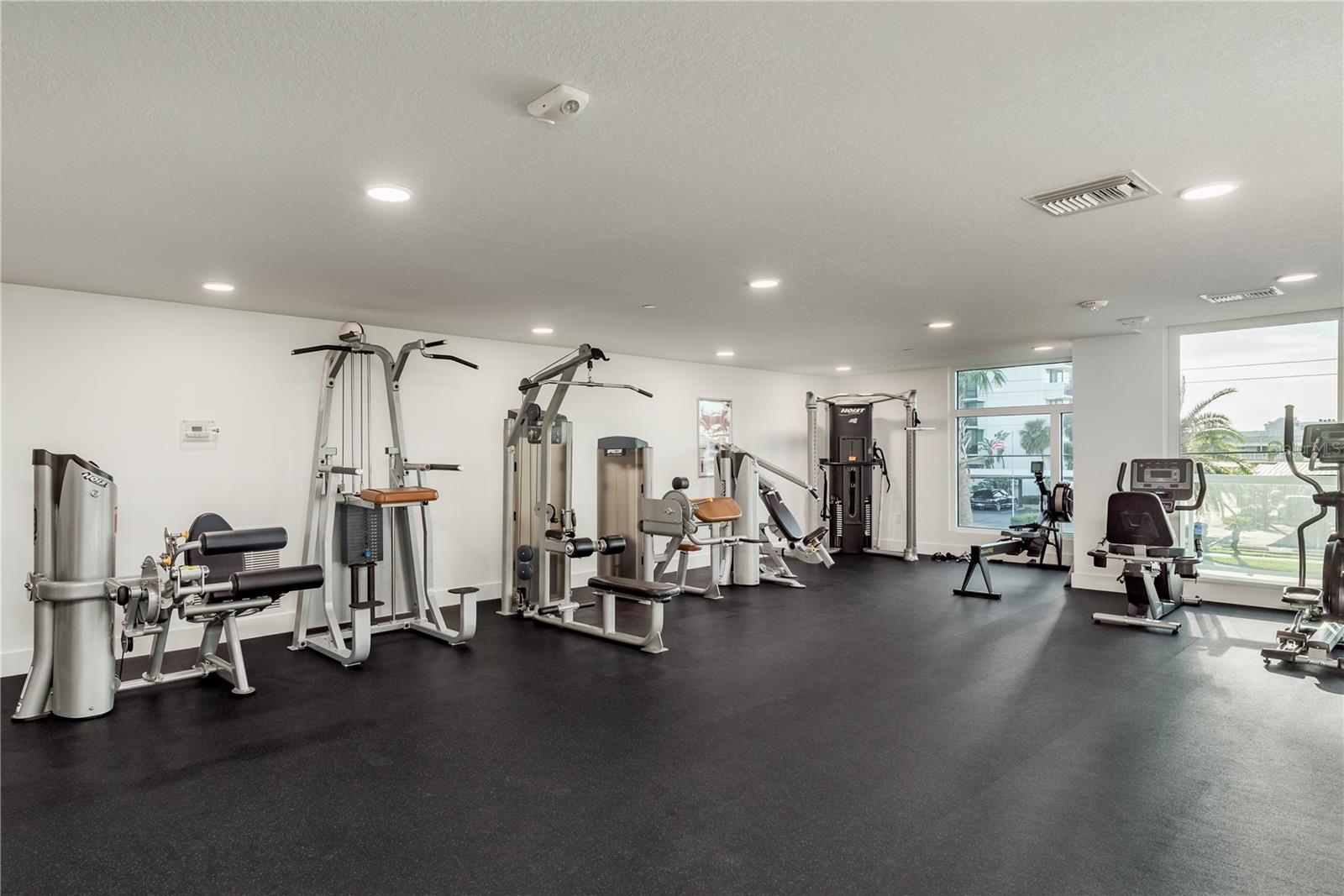 Image 34 of 37 For 415 Island Way  402