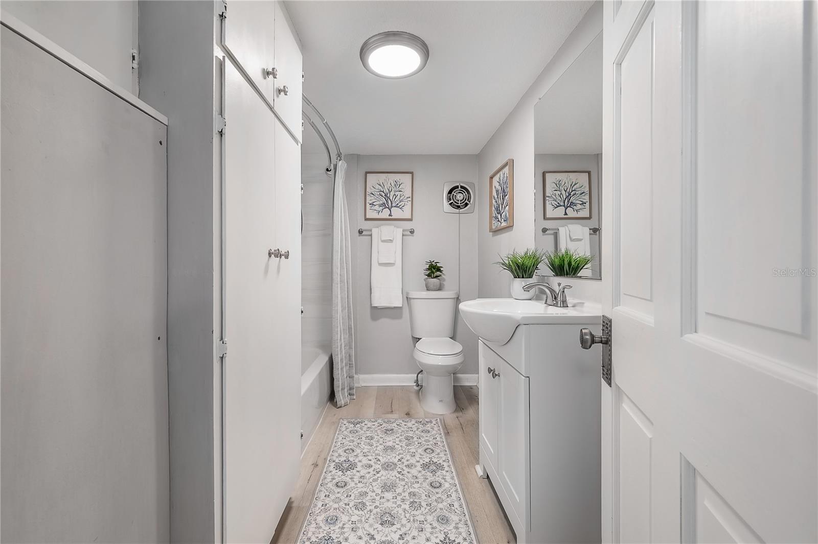 Image 28 of 50 For 1404 Cayuga Street