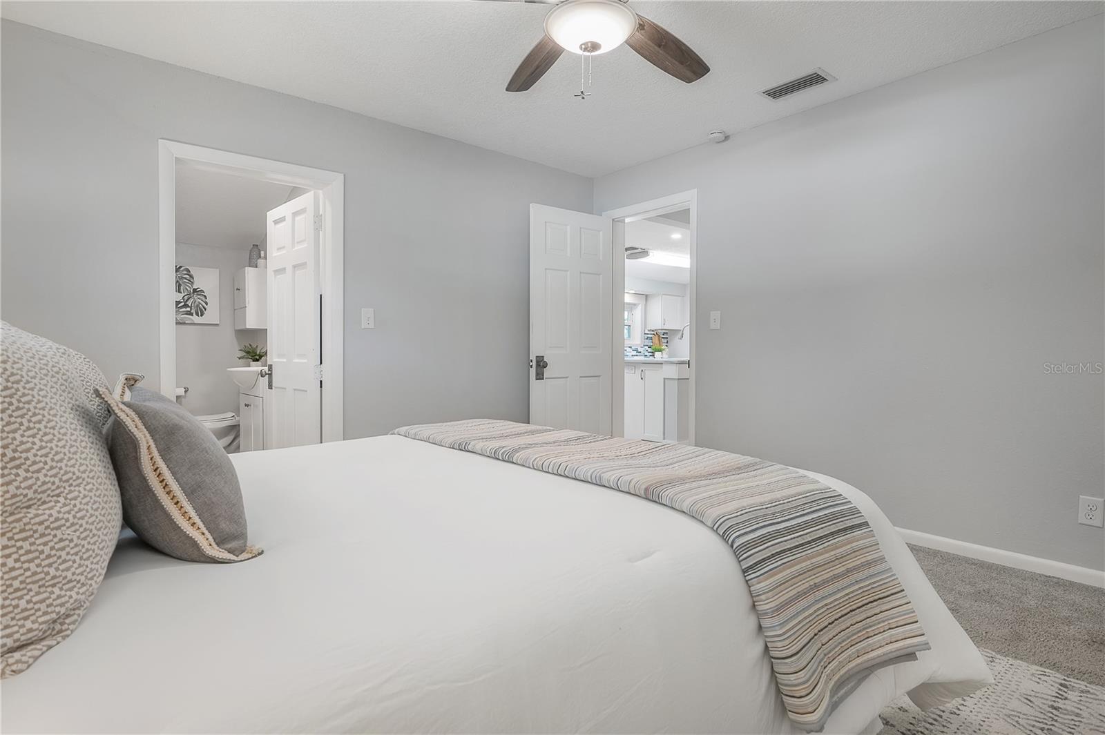 Image 33 of 50 For 1404 Cayuga Street