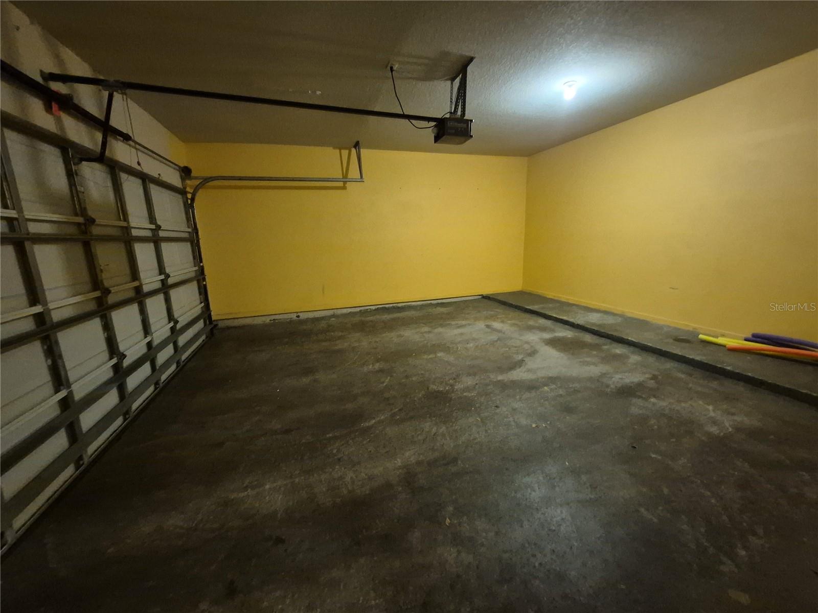 Image 32 of 36 For 18104 Villa Creek Drive