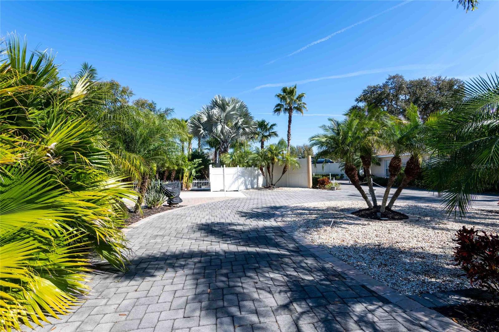 Image 10 of 33 For 20300 Leonard Road 39