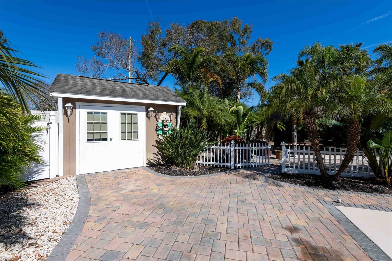 Image 12 of 33 For 20300 Leonard Road 39