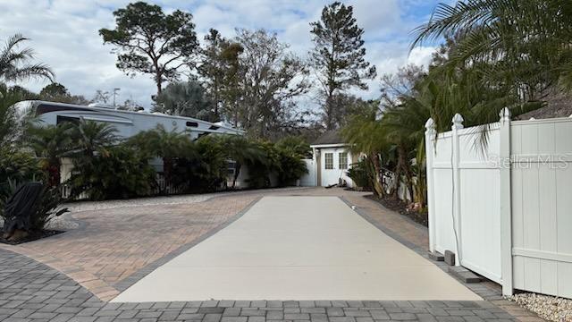 Image 8 of 33 For 20300 Leonard Road 39