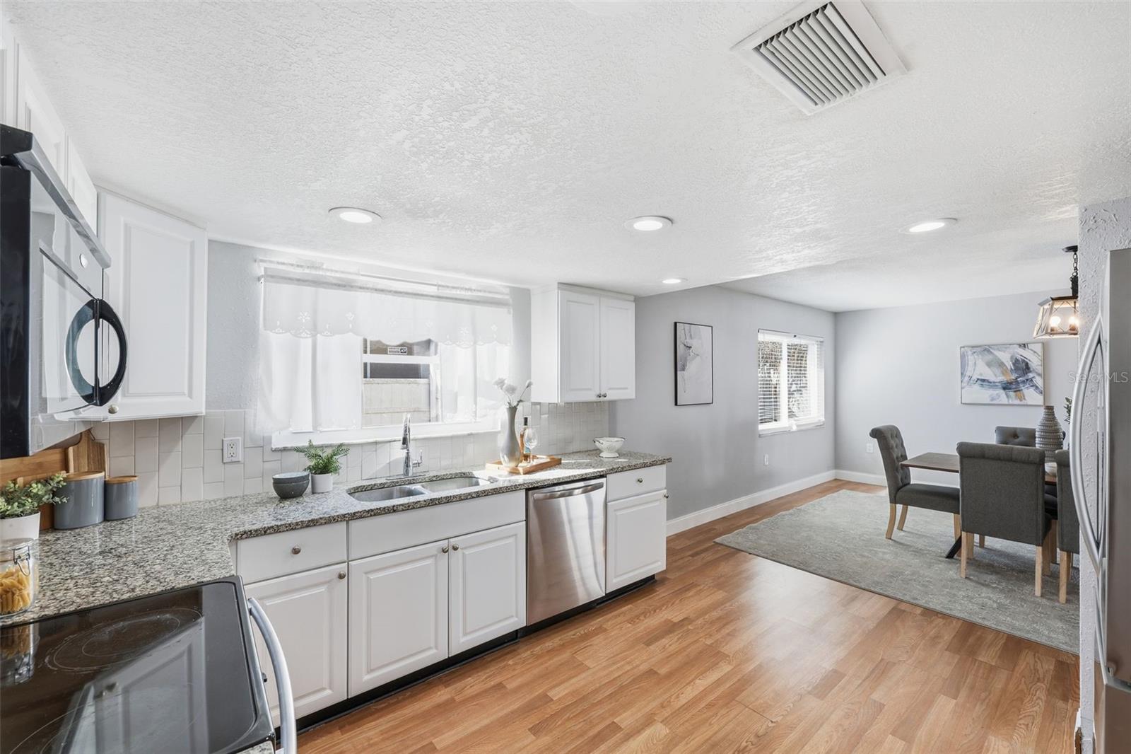 Image 18 of 36 For 8233 Redfield Drive