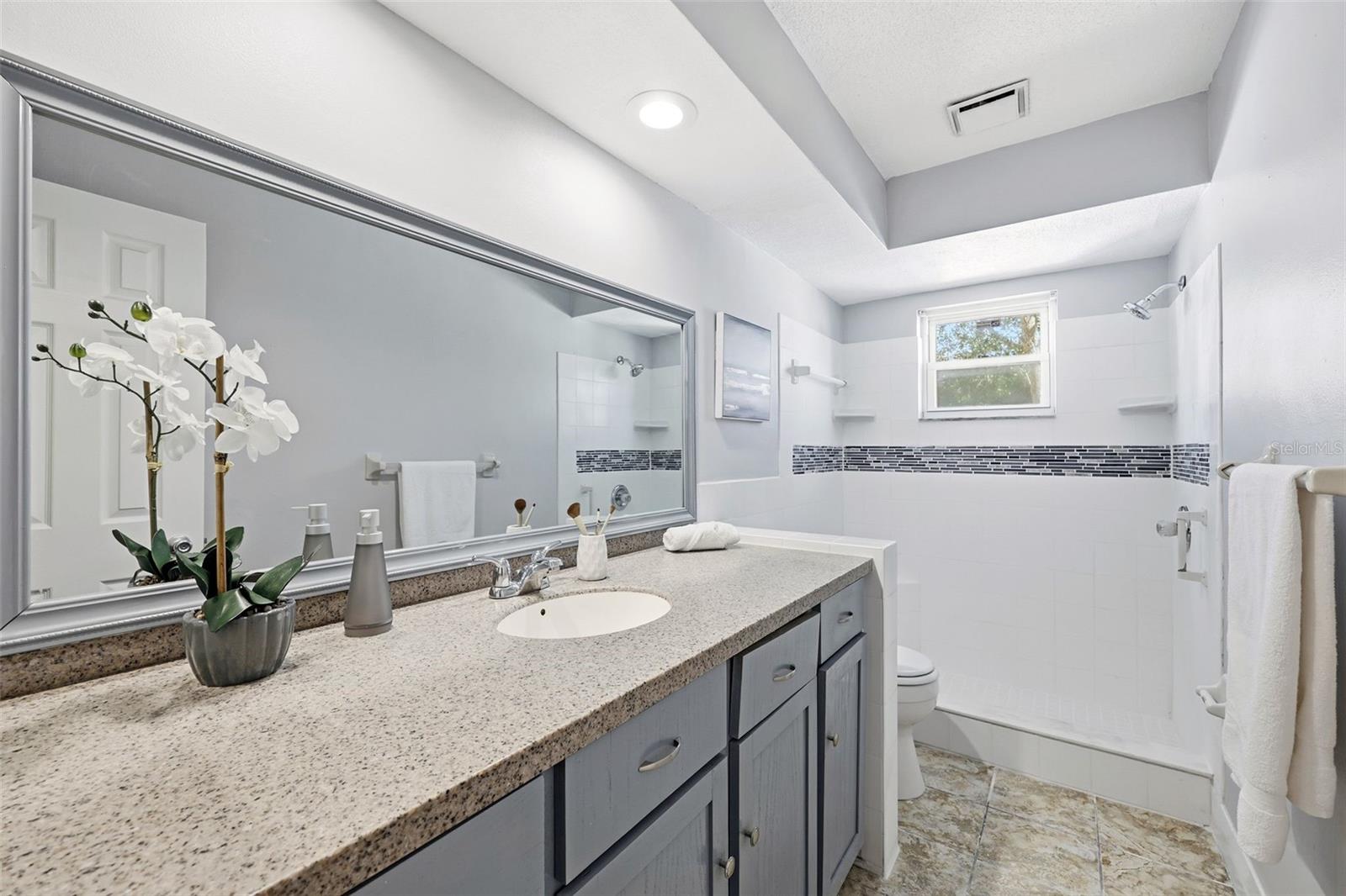 Image 29 of 36 For 8233 Redfield Drive