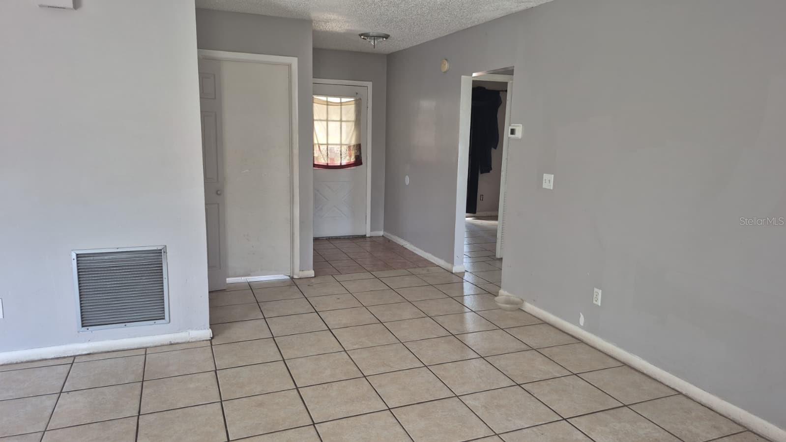 Image 5 of 6 For 8227 Clermont Street