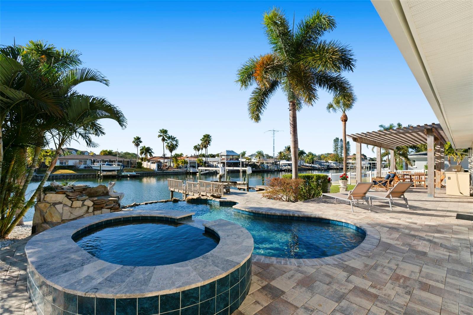 Details for 3936 Versailles Drive, TAMPA, FL 33634