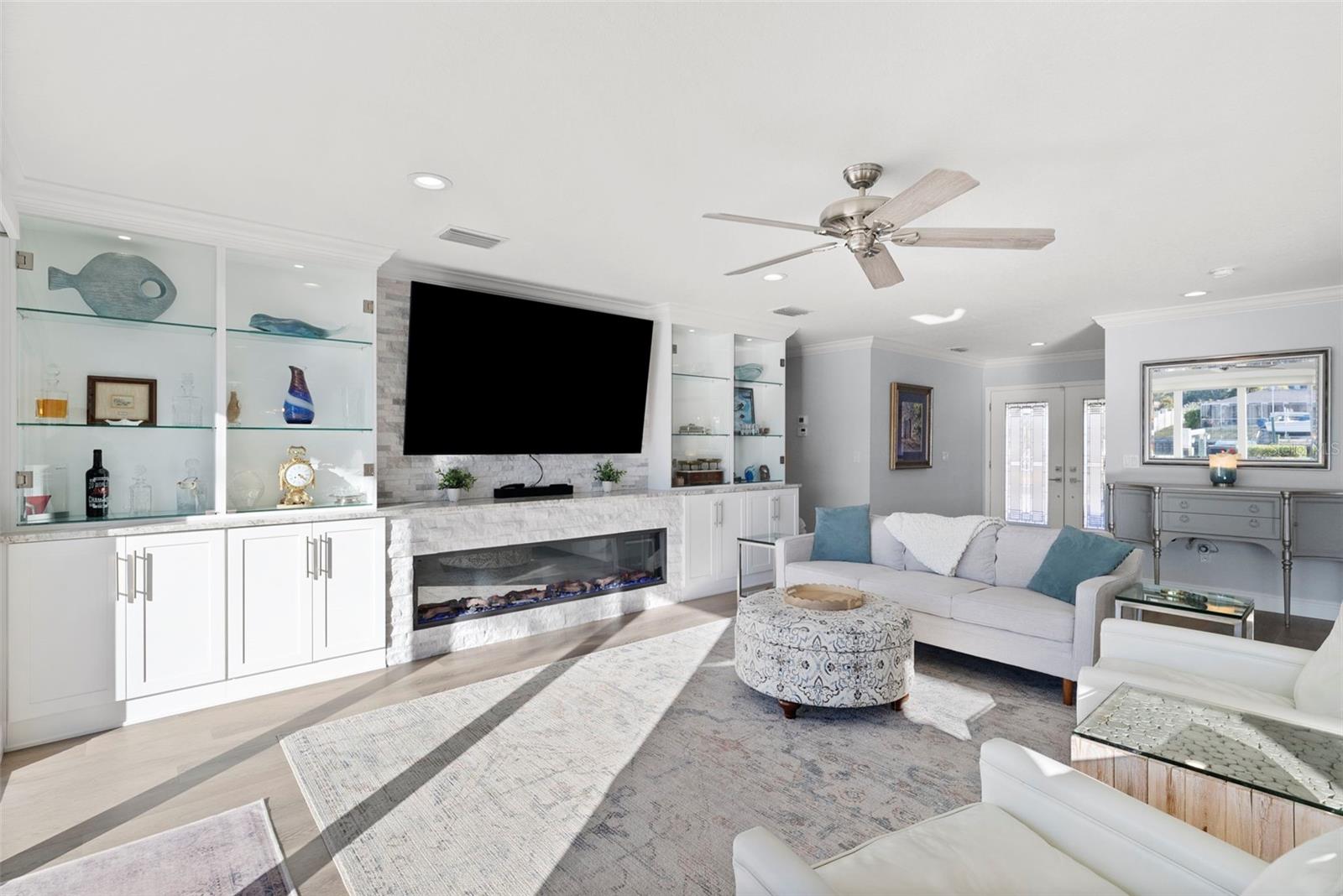 Listing photo id 22 for 3936 Versailles Drive